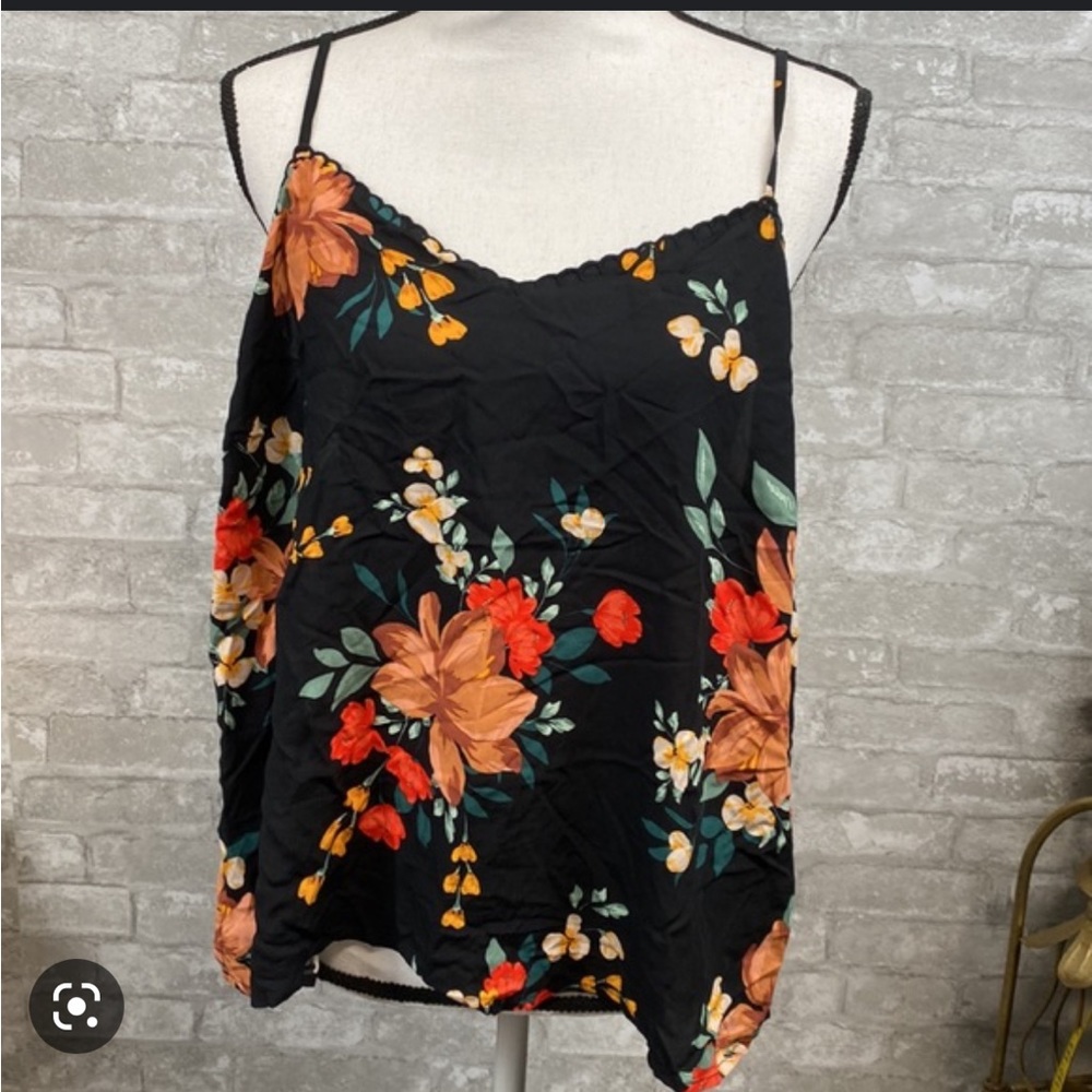 Nwt! Bundle 2 Old Navy xxl black and blue floral cami tops